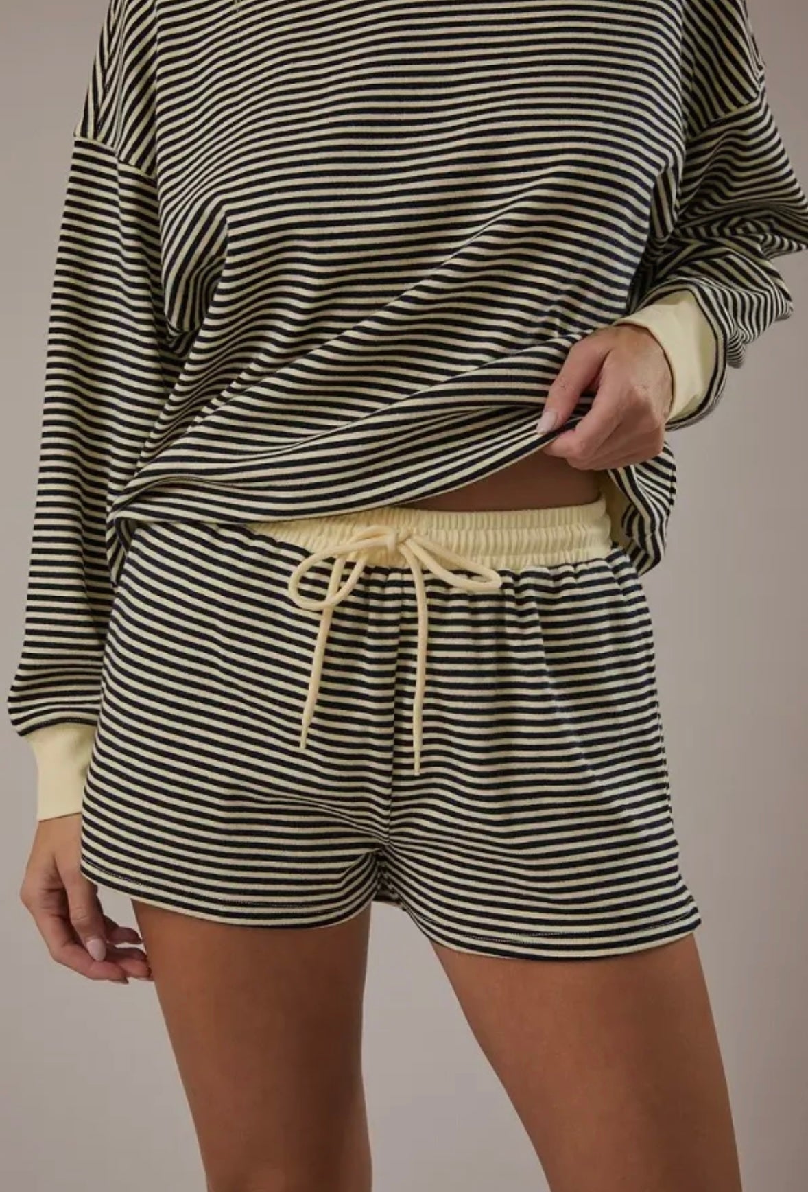 Mock Neck Stripe Sweatshirt and Shorts Set-Navy/Yellow