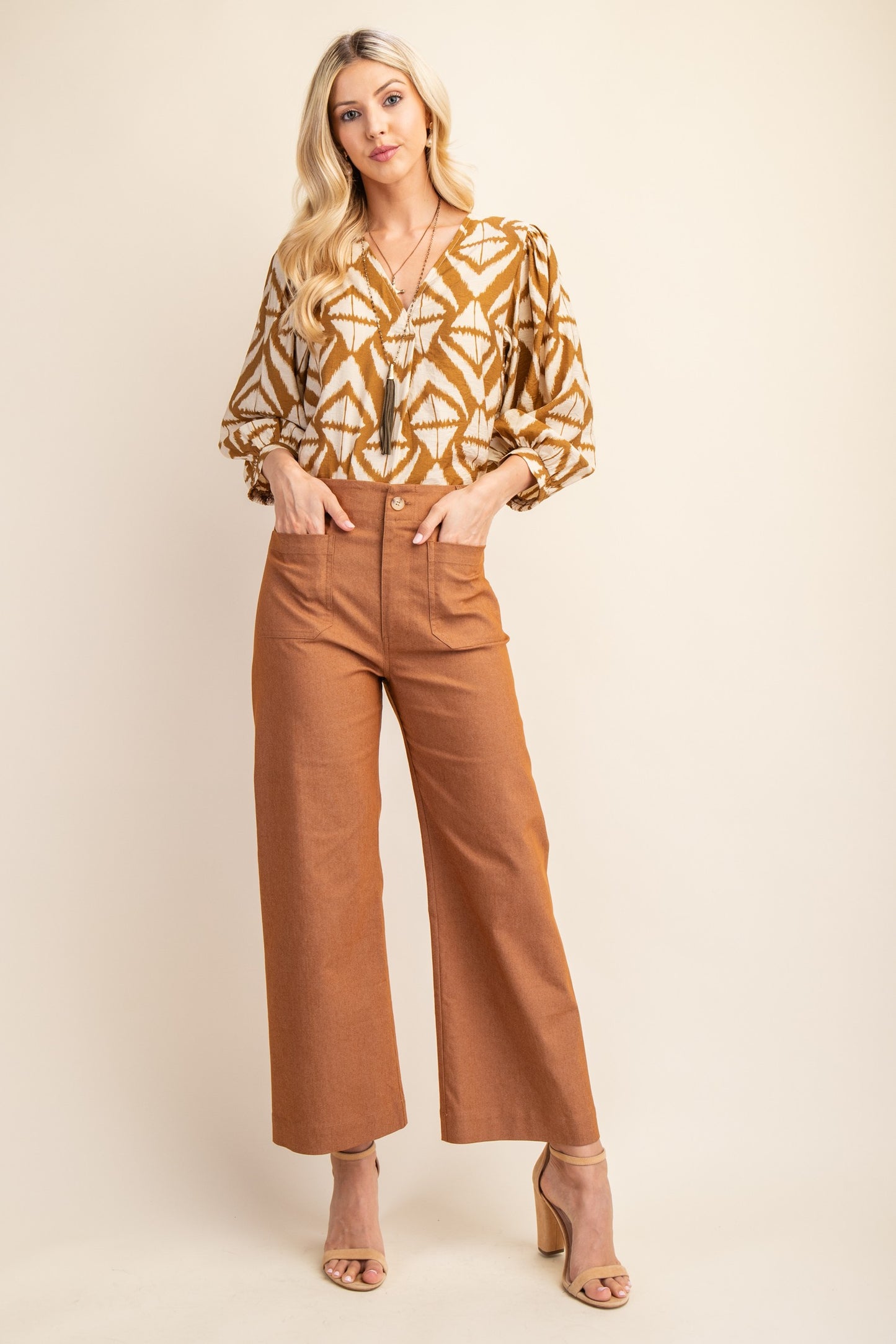 Lightweight Cropped Pants