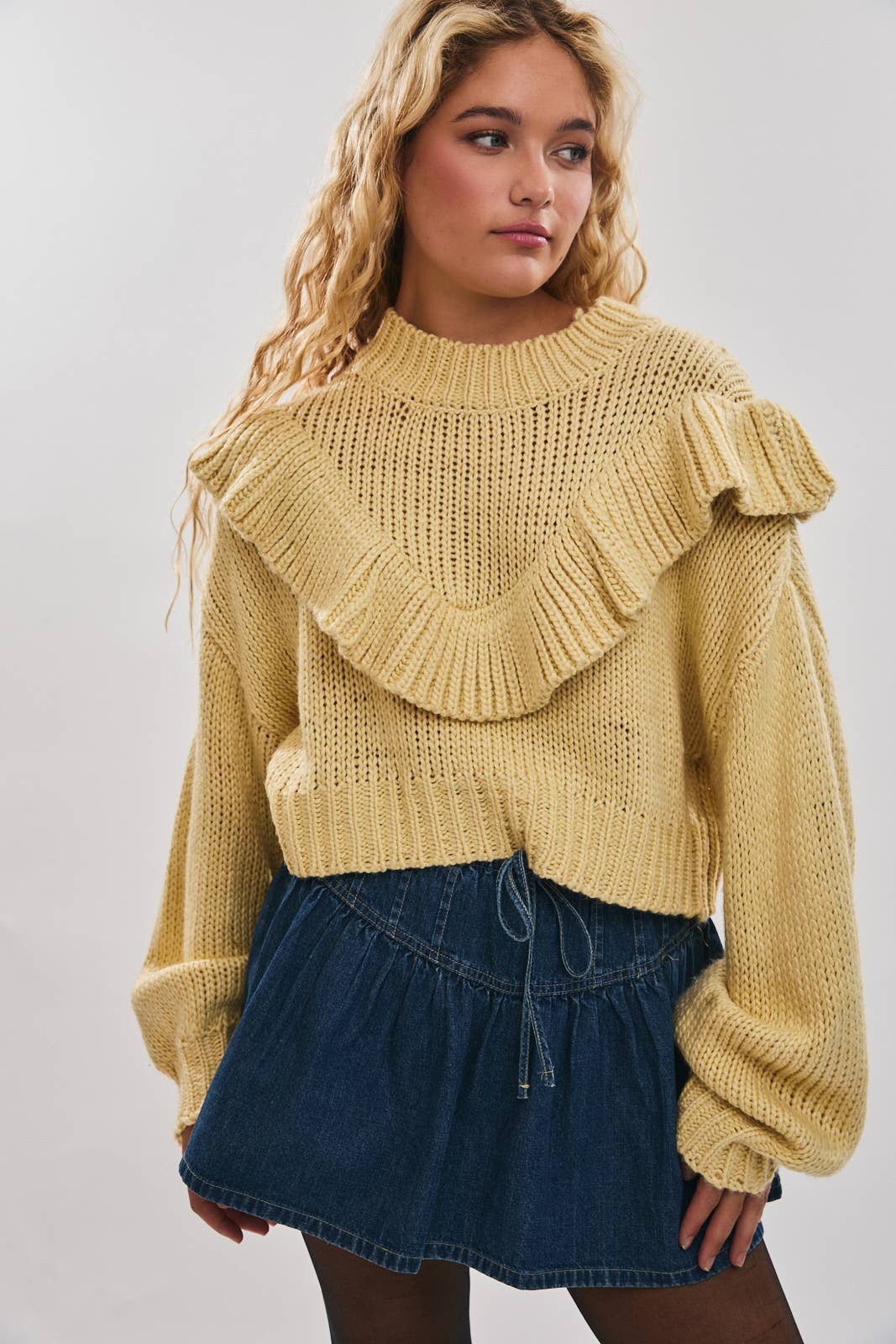 RUFFLE DETAIL SWEATER CROP TOP